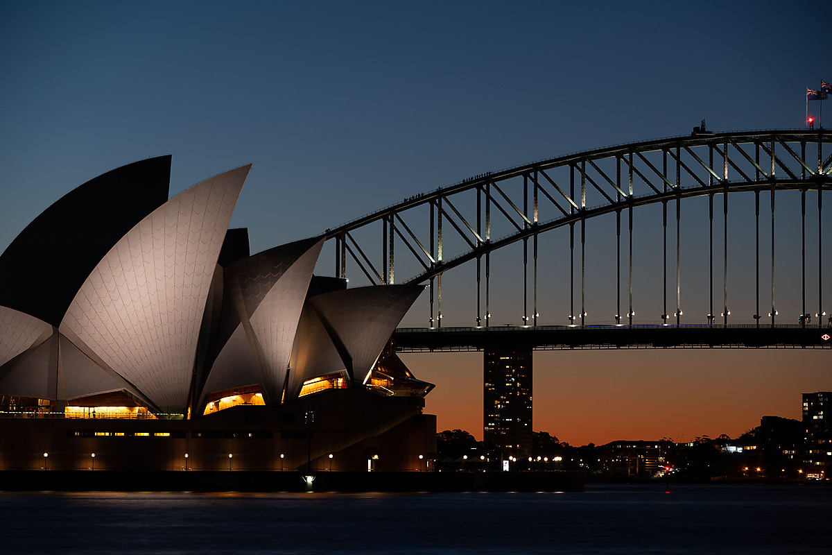 sydney-australia-by-night